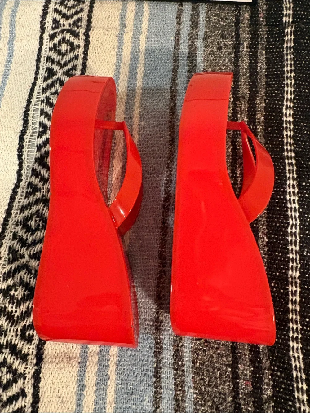 Steve Madden Red Orange  Platform Flip Flop Sandals, women’s 8, NWB & Tote Bag